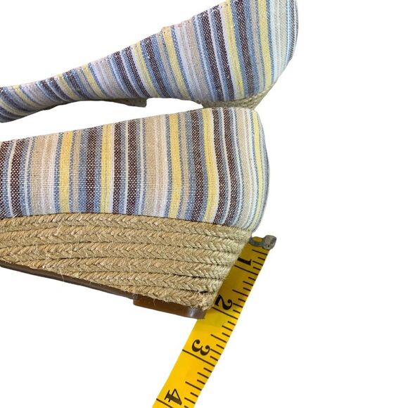 Kelly & Katie Blue Stripe Espadrille Wedge Heels w/ Peep Toe & Gold Size 9 - Picture 11 of 11